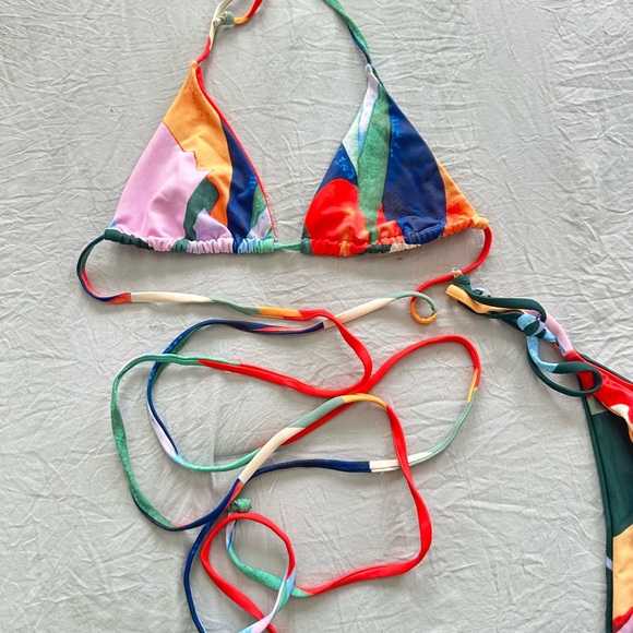 Amazon Multicolor Bikini Set - Picture 2 of 3